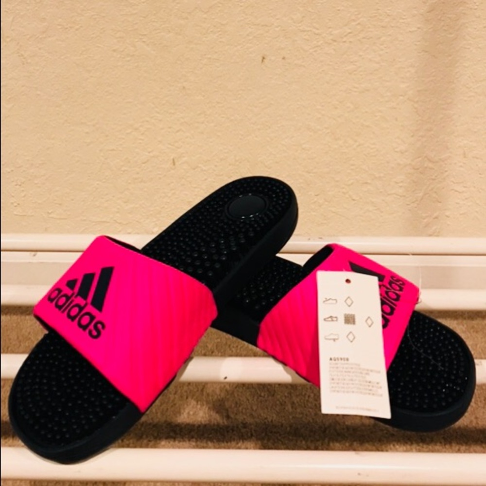 Adidas slip-ons